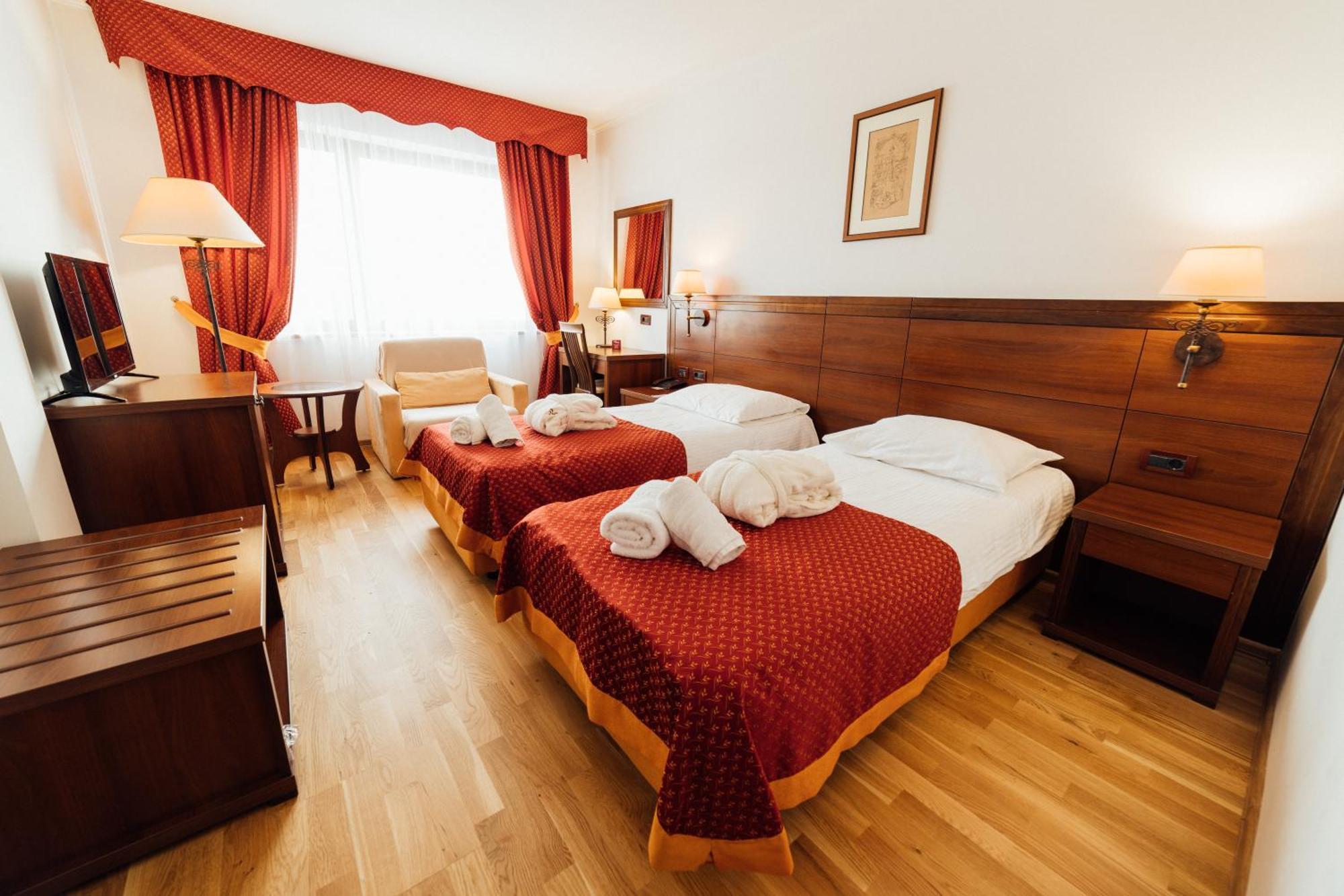 Ðurđevac Hotel Picok מראה חיצוני תמונה