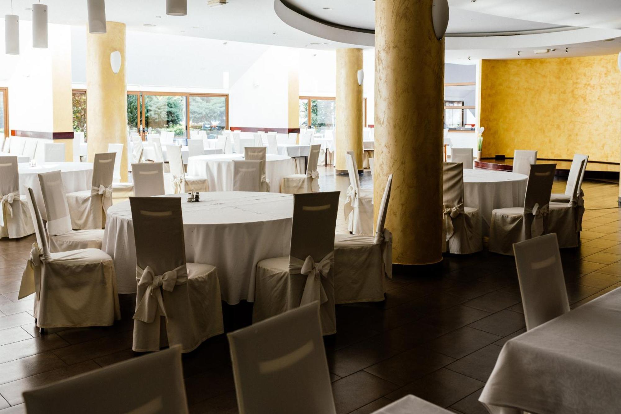 Ðurđevac Hotel Picok מראה חיצוני תמונה