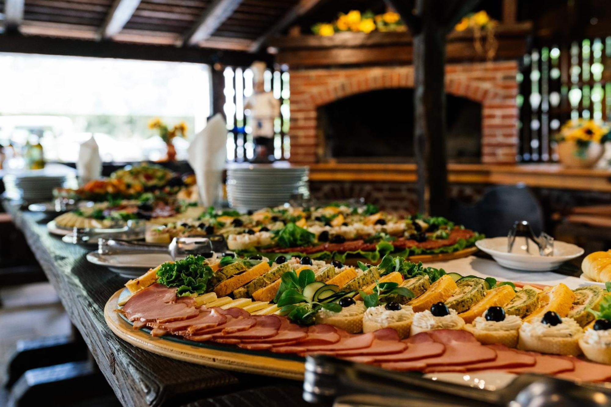 Ðurđevac Hotel Picok מראה חיצוני תמונה