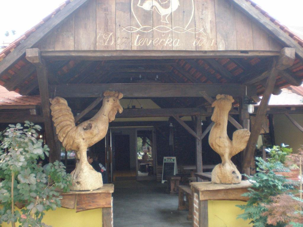 Ðurđevac Hotel Picok מראה חיצוני תמונה