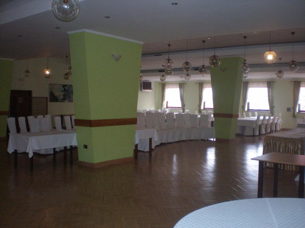 Ðurđevac Hotel Picok מראה חיצוני תמונה